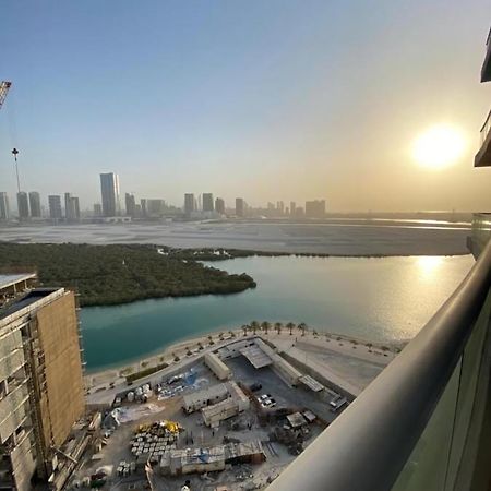 Large Size One Bedroom Apartment With Sea View アブダビ エクステリア 写真